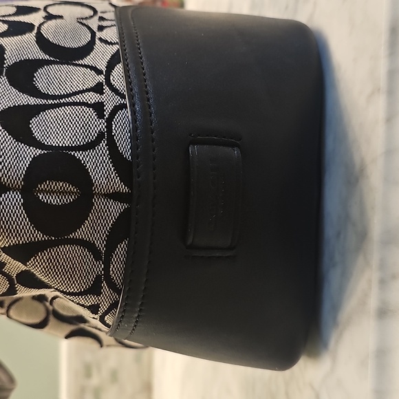 COACH SIGNATURE HADLEY DUFFLE BAG IN BLACK AND GREY - Picture 14 of 16